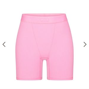 NWT SKIMS SOFT LOUNGE BOXER